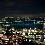 Magnificent Skytower, Sea, Habour View In Cbd