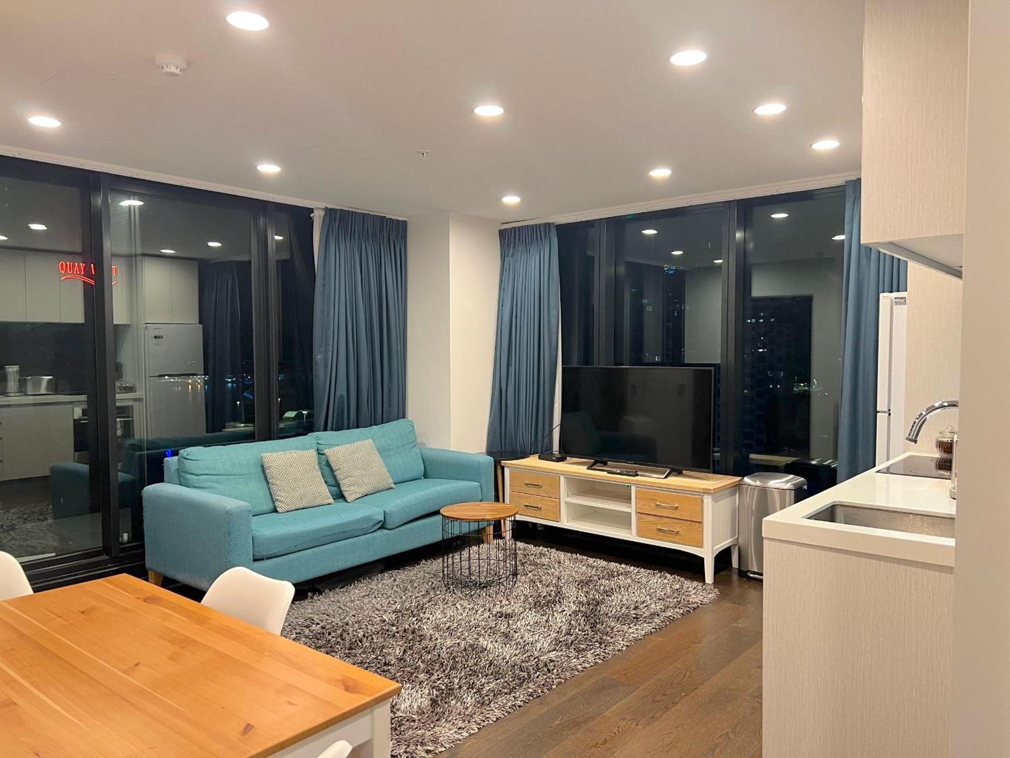 Magnificent Skytower, Sea, Habour View In Cbd Apartment Auckland