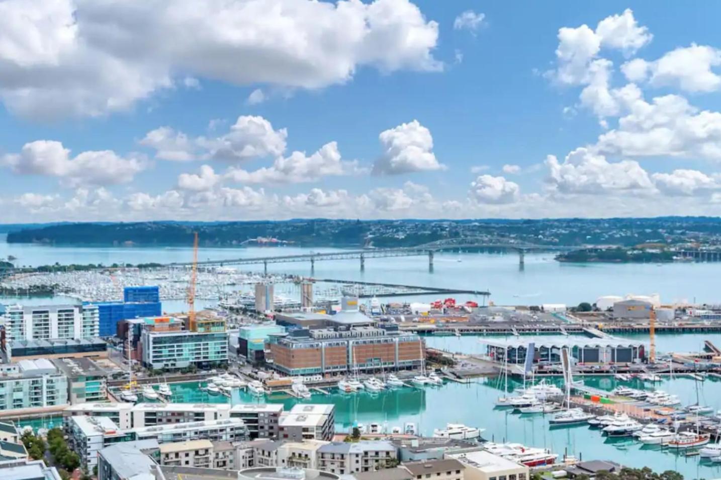 Magnificent Skytower, Sea, Habour View In Cbd * Auckland