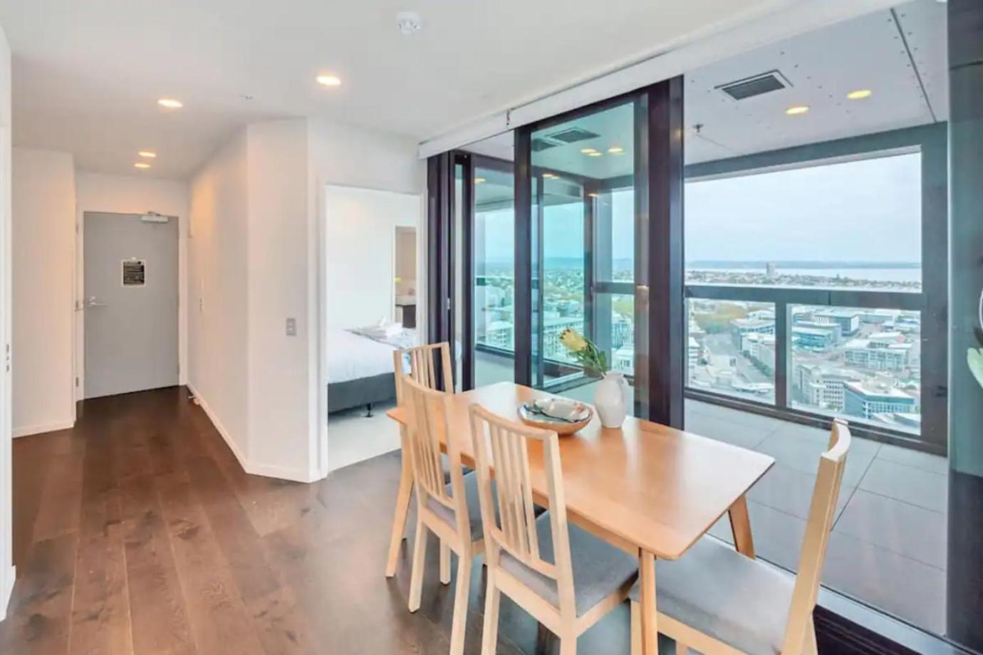 Apartment Magnificent Skytower, Sea, Habour View In Cbd Auckland